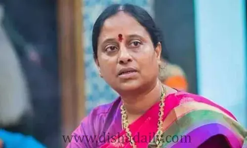 Komati Reddyని కాంగ్రెస్ నుండి సస్పెండ్ చేయాలి: Konda Surekha సంచలన వ్యాఖ్యలు