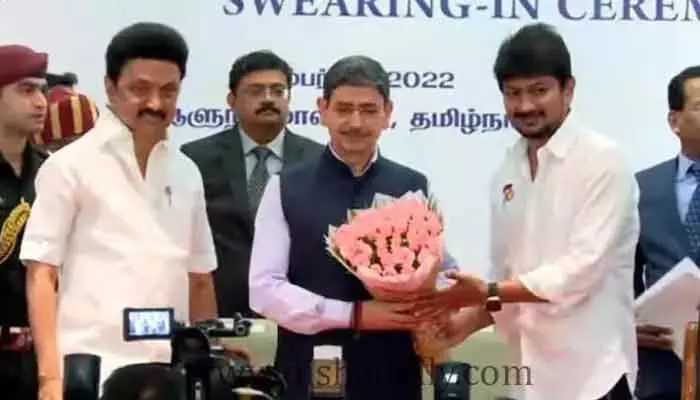 తమిళనాడు క్రీడా మంత్రిగా ప్రమాణస్వీకారం చేసిన హీరో తమిళనాడు క్రీడా మంత్రిగా ప్రమాణస్వీకారం చేసిన హీరో