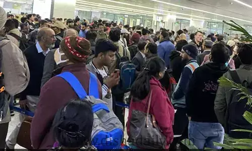 Delhi విమానాశ్రయ రద్దీపై ఉన్నత స్థాయి సమావేశం