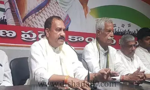 నిషేదిత భూములు కొంటున్న టీఆర్ఎస్ లీడర్స్