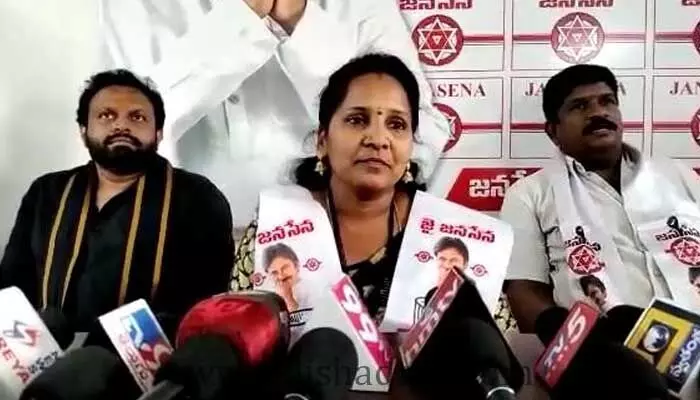 AP News: వల్లభనేని వంశీకి Janasena Leaders వార్నింగ్ AP News: వల్లభనేని వంశీకి Janasena Leaders వార్నింగ్
