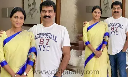 బర్త్ డే రోజున అమెరికా వెళ్లిన షర్మిల.. YSRTP నేతల్లో నిరాశ