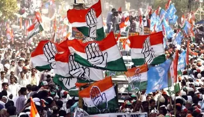 కాంగ్రెస్ సీనియర్లకు.. Revanth Reddy వర్గానికి మధ్య మాటల యుద్ధం.. కాంగ్రెస్ సీనియర్లకు.. Revanth Reddy వర్గానికి మధ్య మాటల యుద్ధం..