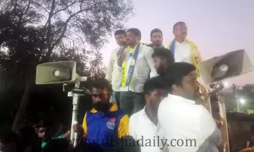 తీన్మార్ మల్లన్నకు షాక్.. రామకృష్ణపూర్‌లో అడ్డుకున్న BRS కార్యకర్తలు