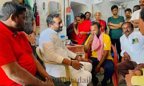 జర్నలిస్ట్ కుటుంబానికి MLA రఘునందన్ రావు పరామర్శ