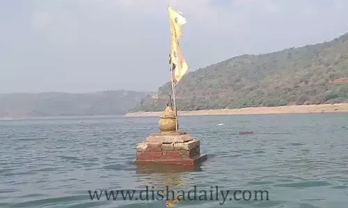 జలాదివాసం వీడుతున్న సంగమేశ్వరుడు