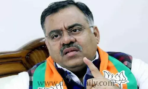 పంజాబ్ రైతులకు చెక్కులు లిక్కర్ స్కాంలో భాగమే :  Tarun Chugh