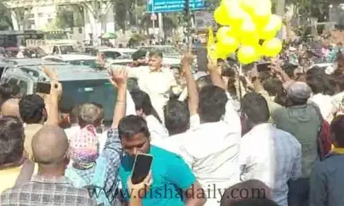 Chandrababu కు ఘన స్వాగతం.. భారీ వాహన ర్యాలీతో ఖమ్మం సభకు..
