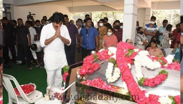 PawanKalyan: ఇటీవలే ఆరా తీశా.. ఇంతలోనే..! PawanKalyan: ఇటీవలే ఆరా తీశా.. ఇంతలోనే..!