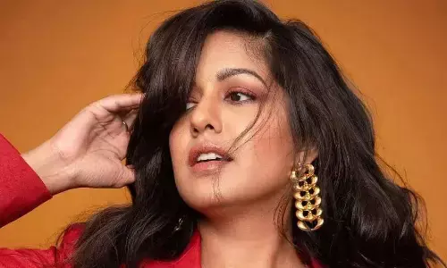 Ishita Dutta : చూపులతో పిచ్చెక్కిస్తున్న ఇషితా దత్తా.