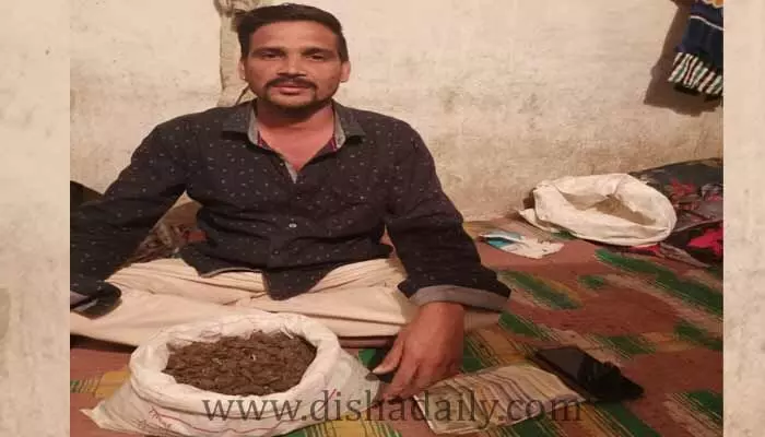 గంజాయి విక్రయిస్తున్న వ్యక్తి అరెస్టు గంజాయి విక్రయిస్తున్న వ్యక్తి అరెస్టు