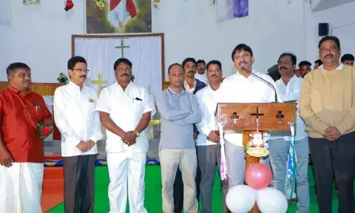 క్రిస్మస్ వేడుకల్లో పాల్గొన్న పొంగులేటి