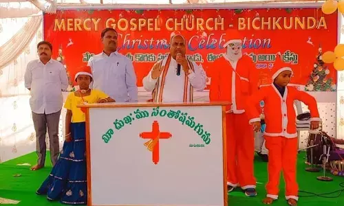 బిచ్కుందలో ఘనంగా ప్రారంభమైన క్రిస్మస్ వేడుకలు