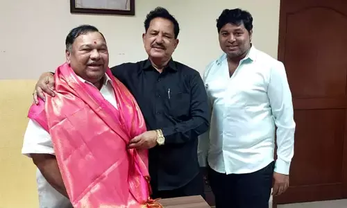 కాసానితో మాజీ మంత్రి కీలక భేటీ.. తాజా రాజకీయాలపై చర్చ