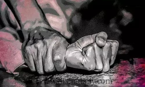 దారుణం.. కన్నతల్లిపై కొడుకు అత్యాచారం.. తండ్రి పక్కనే ఉన్నా..