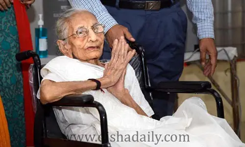 బిగ్ బ్రేకింగ్: ప్రధాని మోడీకి మాతృవియోగం