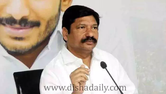 లోకేష్ పాదయాత్ర అంటే ఫ్యాషన్ షో అనుకుంటున్నాడు: మంత్రి జోగి రమేష్ సెటైర్ లోకేష్ పాదయాత్ర అంటే ఫ్యాషన్ షో అనుకుంటున్నాడు: మంత్రి జోగి రమేష్ సెటైర్