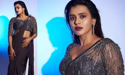 Hebah Patel: ఎద లోయల అందాలను ఇలా చూస్తే ...కొంటెగా కుమారి కవ్వింపు