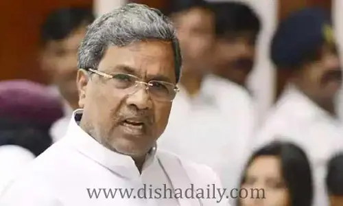 సీఎం సిద్ధరామయ్య ప్రయాణిస్తున్న విమానానికి తప్పిన పెను ప్రమాదం
