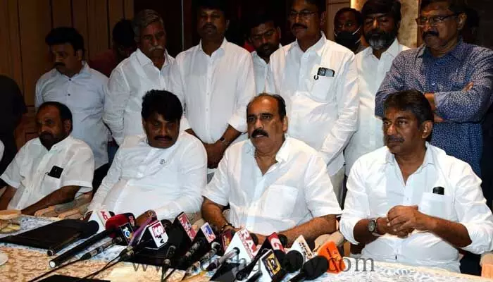 Balineni: పార్టీ ధిక్కారానికి పాల్పడితే చర్యలు తప్పవు Balineni: పార్టీ ధిక్కారానికి పాల్పడితే చర్యలు తప్పవు