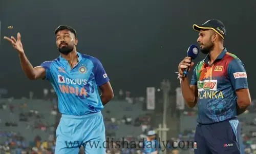 టాస్ నెగ్గి బౌలింగ్ ఎంచుకున్న టీమిండియా.. సంజూ శాంసన్ స్థానంలో ఆడేది అతడే..