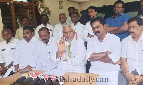 అర్హులైన అందరికీ డబుల్ బెడ్ రూమ్ ఇల్లు కేటాయించాలి : ఎమ్మెల్సీ జీవన్ రెడ్డి