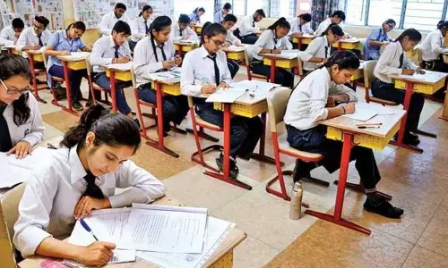 పదో తరగతి పరీక్షనా... కాంపిటీటివ్ పరీక్షనా?