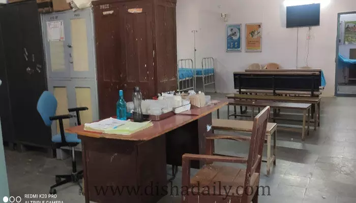 వైద్యశాఖలో 40శాతం ఖాళీలే వైద్యశాఖలో 40శాతం ఖాళీలే
