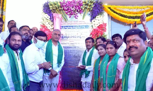 ఎమ్మెల్యేల జీతాలు ఆపి మరి రైతుబంధు డబ్బులిచ్చాం : Harish Rao