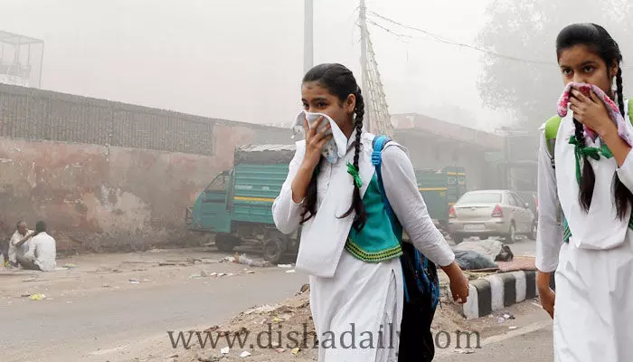 Air Pollution in Delhi : ఢిల్లీలో ప్రమాదకర స్థాయిలో వాయికాలుష్యం! Air Pollution in Delhi : ఢిల్లీలో ప్రమాదకర స్థాయిలో వాయికాలుష్యం!