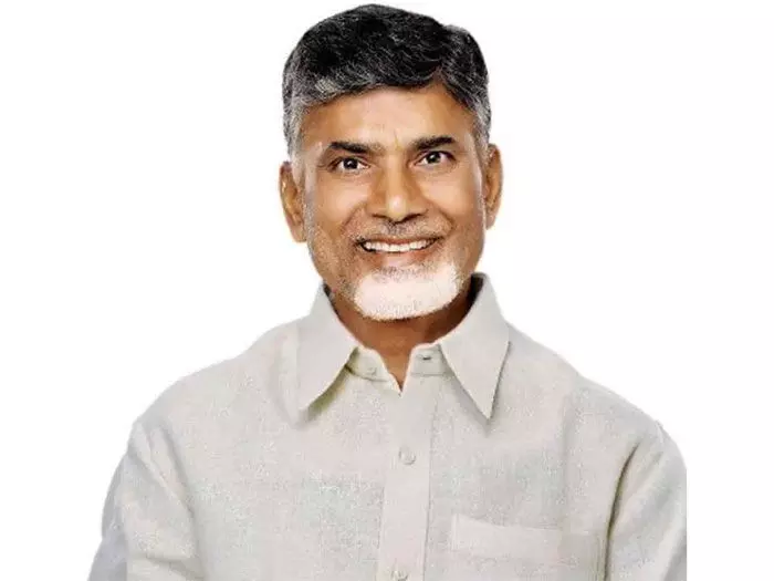 చంద్రముఖి లో గంగ పాత్రలా ఏపీ పోలీసుల తీరు: చంద్రబాబు నాయుడు చంద్రముఖి లో గంగ పాత్రలా ఏపీ పోలీసుల తీరు: చంద్రబాబు నాయుడు