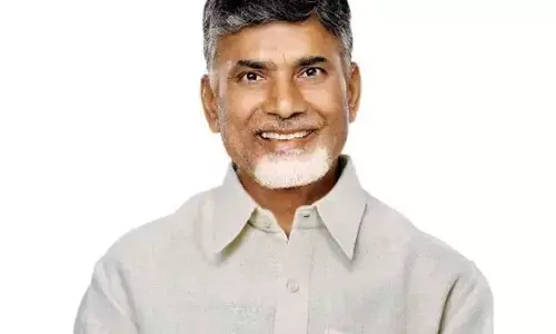 చంద్రముఖి లో గంగ పాత్రలా ఏపీ పోలీసుల తీరు: చంద్రబాబు నాయుడు