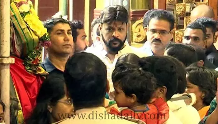 వారి పేర్లు బయటపెడతా.. చీకోటి ప్రవీణ్ సంచలన వ్యాఖ్యలు వారి పేర్లు బయటపెడతా.. చీకోటి ప్రవీణ్ సంచలన వ్యాఖ్యలు