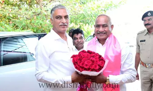 కోడి పందెలు ఉన్న.. క్రికెట్ మ్యాచ్ ఉన్న.. సభకు రావాల్సిందే: మంత్రి హరీష్ రావు
