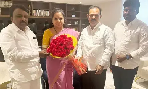 అమ్మవారి ఉత్సవాలకు రావాలని కవితకు ఆహ్వానం