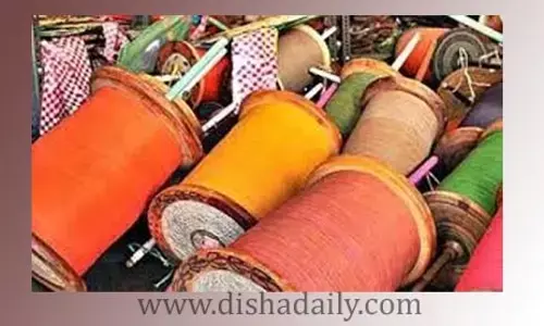చైనా మాంజా మెడకు చుట్టుకొని పోస్ట్‌మాన్‌కు తీవ్ర గాయాలు