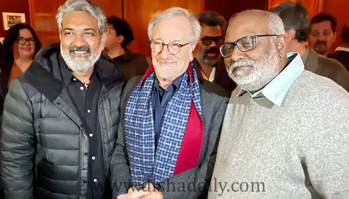దేవుడిని కలిసాను.. ఎస్ఎస్ రాజమౌళి ఎమోషనల్ దేవుడిని కలిసాను.. ఎస్ఎస్ రాజమౌళి ఎమోషనల్