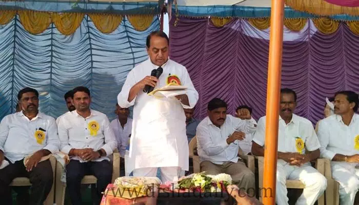 నాను మహారాజ్ జాతర ఉత్సవానికి హాజరైన మంత్రి ఇంద్రకరణ్ రెడ్డి నాను మహారాజ్ జాతర ఉత్సవానికి హాజరైన మంత్రి ఇంద్రకరణ్ రెడ్డి