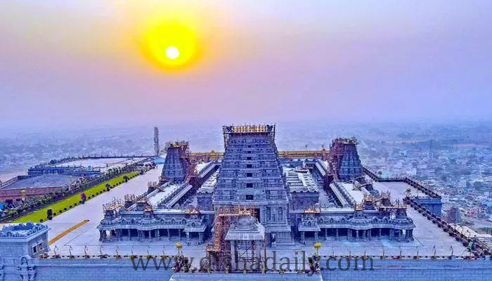 బ్రేకింగ్: ఈ నెల 18న యాదాద్రికి ముగ్గురు సీఎంలు.. బ్రేకింగ్: ఈ నెల 18న యాదాద్రికి ముగ్గురు సీఎంలు..