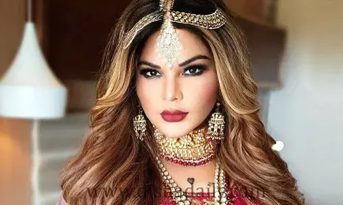 నాకు పెళ్లి అయింది.. దూరం జరుగు అంటున్న Rakhi Sawant