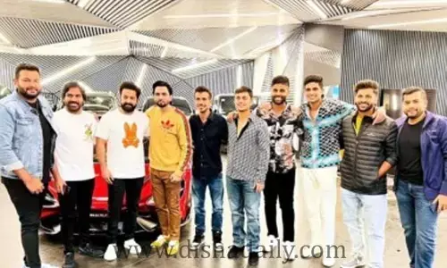 ఎన్టీఆర్‌ను కలిసిన టీమిండియా ఆటగాళ్లు