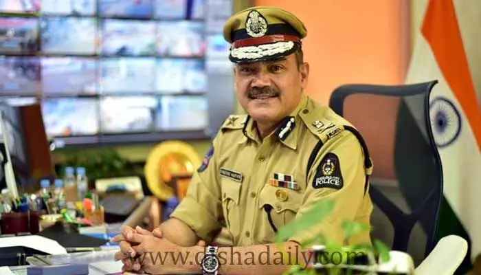 డీజీపీ అంజనీకుమార్ ఎటువైపు? డీజీపీ అంజనీకుమార్ ఎటువైపు?