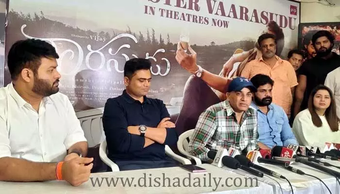 విశాఖలో వారసుడు సినీ యూనిట్ సందడి విశాఖలో వారసుడు సినీ యూనిట్ సందడి