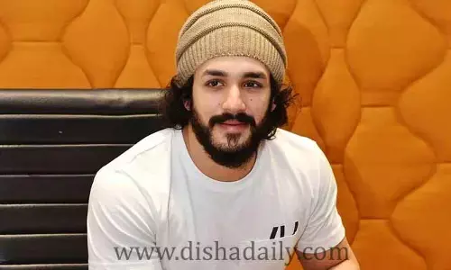 Akhil Akiineniపై ఇంట్రెస్ట్.. అందరి ముందు ఓపెన్ అయిన హీరోయిన్