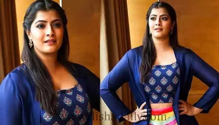 పెళ్లి చేసుకుంటే రోజు ఒక్కడి ముఖమే చూడాలి.. వరలక్ష్మి బోల్డ్ కామెంట్స్ పెళ్లి చేసుకుంటే రోజు ఒక్కడి ముఖమే చూడాలి.. వరలక్ష్మి బోల్డ్ కామెంట్స్