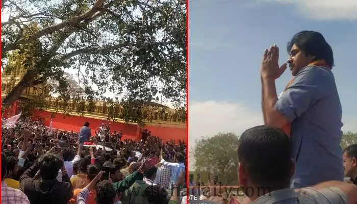 కొండగట్టులో Pawan Kalyanకు జన నీరాజనం (వీడియో) కొండగట్టులో Pawan Kalyanకు జన నీరాజనం (వీడియో)