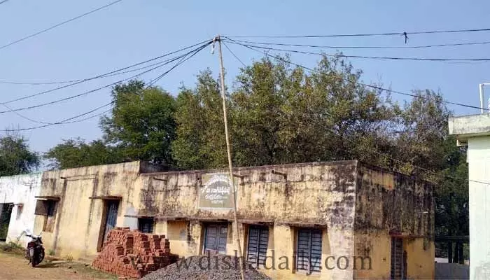 Kurnool: పొంచి ఉన్న ప్రమాదం... భయాందోళనలో ప్రజలు