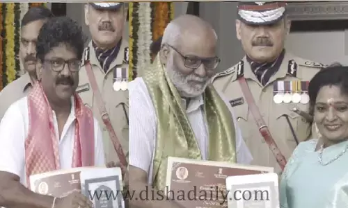 MM Keeravani, చంద్రబోస్ లకు గవర్నర్ సత్కారం
