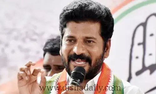 గవర్నర్, KCR ఇద్దరూ క్షమాపణలు చెప్పాలి:Revanth Reddy