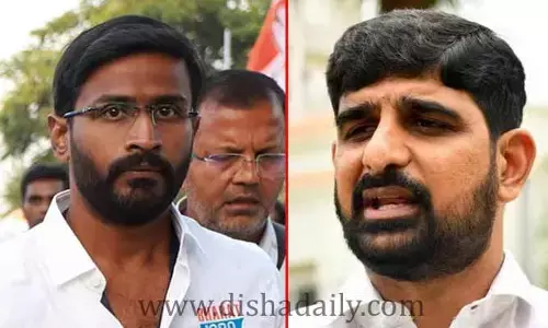 మహిళలను ఓట్లడిగితే చెప్పుతో కొడతారు : బల్మూరి వెంకట్